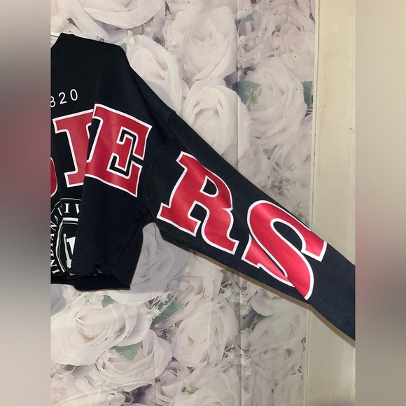 Indiana Hoosiers University Black Split Cropped Crew neck Sweatshirt Size Small - Picture 5 of 7